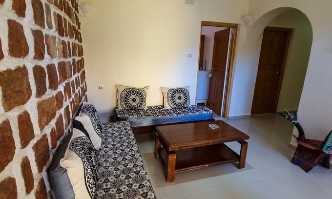Illizi Province Hotel | La Grotte Des Ambassadeurs