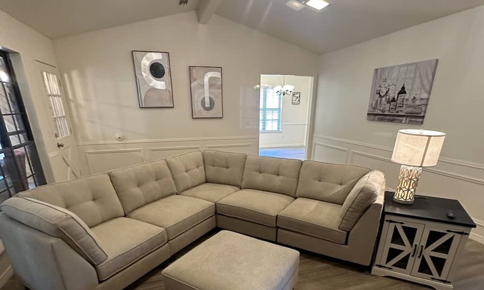 Amarillo Casa | Welcome Home to the Fulham House!