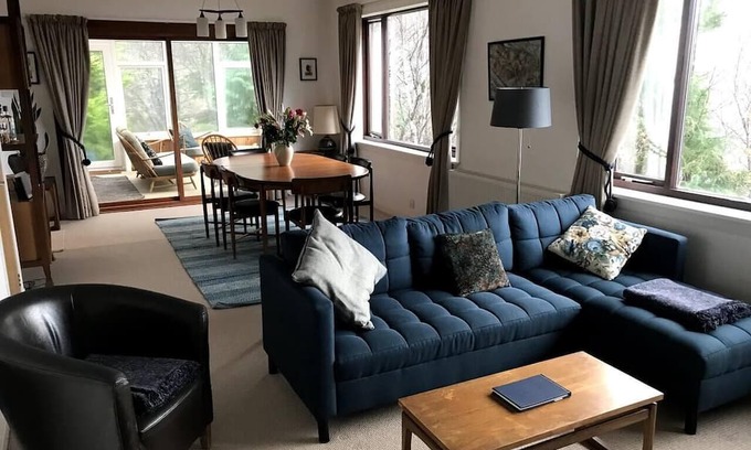 Gairloch Casa | Mid-century 8 person Highland Cottage