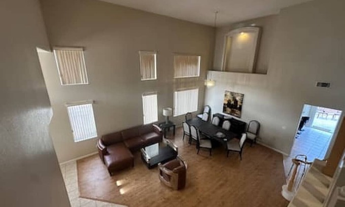 Silverado Ranch Casa | Big Brunellos 5bedrm, den w sofa bed, kids welcome, pets ask