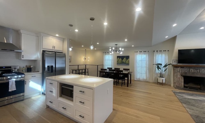 Inner Parkside Casa | New Modern Inner Parkside Sunset San Francisco Home 3 Bedrooms 2 Full Bathrooms