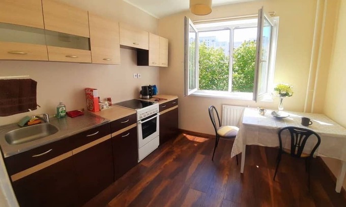Lasnamae Apartamento | Quiet and cozy - bus 15 min to city center