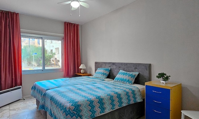 Zeytinlik Apartamento | Sleek Flat w Balcony 3 min to Coast in Kyrenia