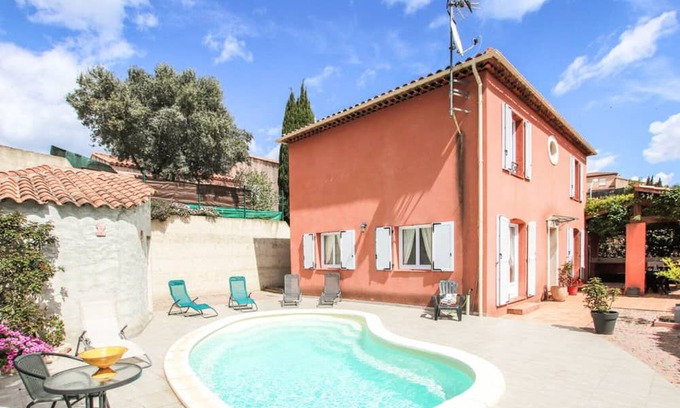 Martigues Villa | Villa 'Location De Vacances - Martigues' with Private Pool, Private Terrace and Wi-Fi