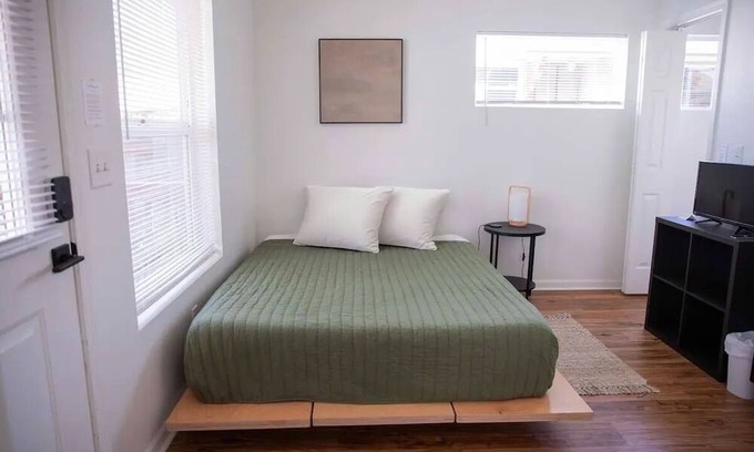 Mississippi District Casa | Rare Mississippi Ave Suite - 94 WalkScore, Disney+