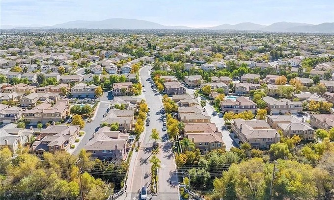 Murrieta Hot Springs Casa | Family home with patio in a Gated community in the heart of Murrieta Hot springs