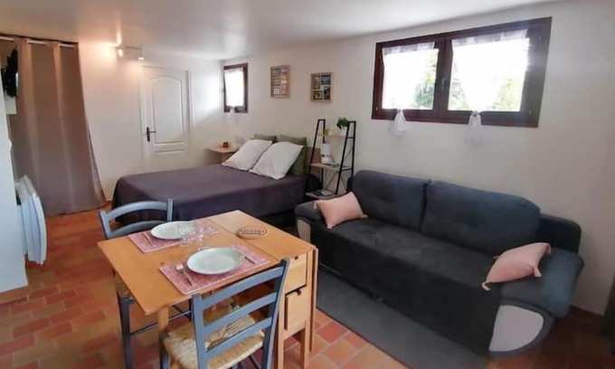 Saint-Jean-de-la-Porte Apartamento | Studio Entre Vigne et Montagne en Combe de Savoie