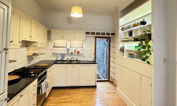 Kensal Green Casa | Spacious 4BD Family Home with Garden—Kensal Green!