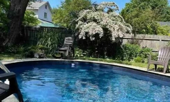 Claverack-Red Mills Cabaña | Welcome to the Blue Cottage