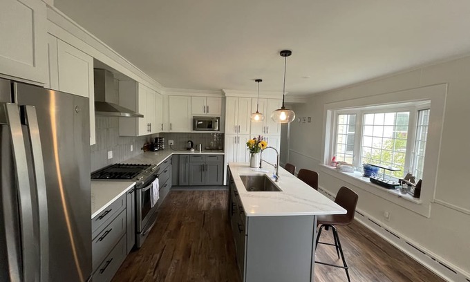 Stockbridge Casa | Berkshire Retreat. Heart of the Berkshires. Walkable to town and hiking trails