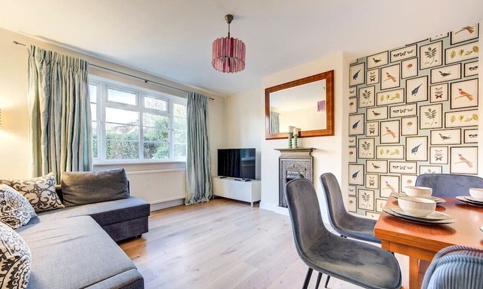 Cleveland Apartamento | This apartment is a 2 bedroom(s), 1 bathrooms, located in London, England.