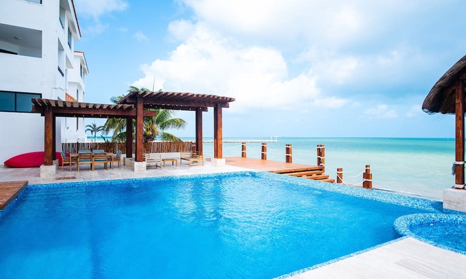 Península de Yucatán Condominio | Brand New Beachfront Deluxe 3 BR Condo