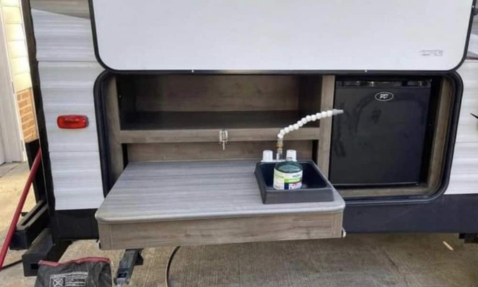 Aurora Alquiler De RV | Camper located in campground! Walking distance to fishing!
