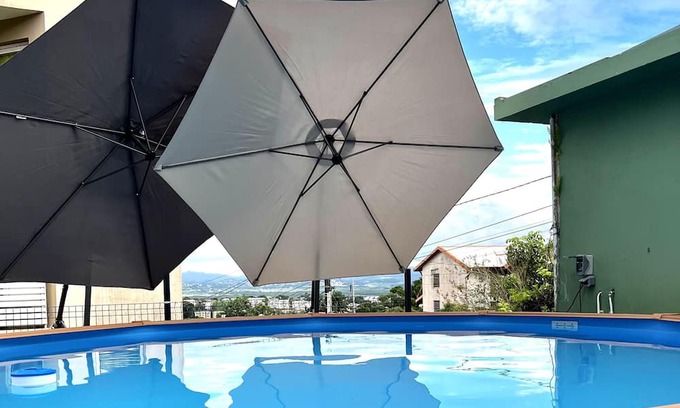 Fontaine de Moutte Casa | Homerez - House for 4 ppl. with swimming-pool and garden at Fort-de-France