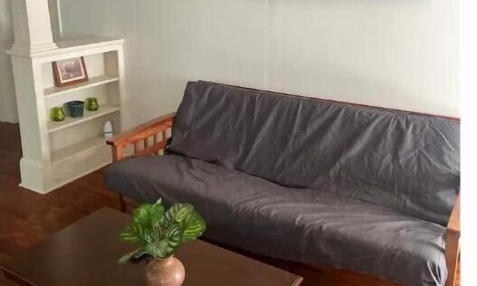 Murray Hill Casa | 3/1 Historic Charmer in Murray Hill with Laundry