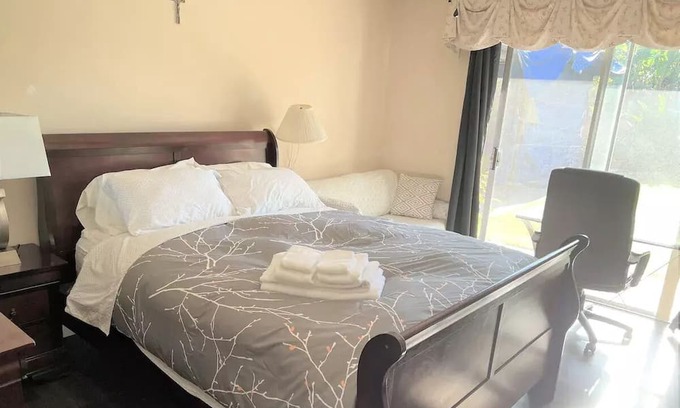Azusa Apartamento | Secluded garden at Azusa hills