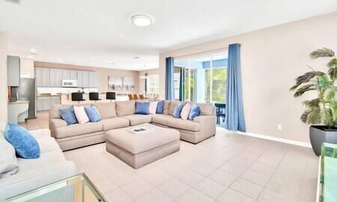Bellavida Casa | Bella Vida Pool House with Games - Near Disney!