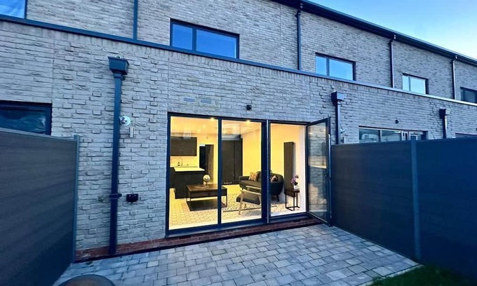 East Ham South Casa | Immaculate 4-Bed House near City Airport