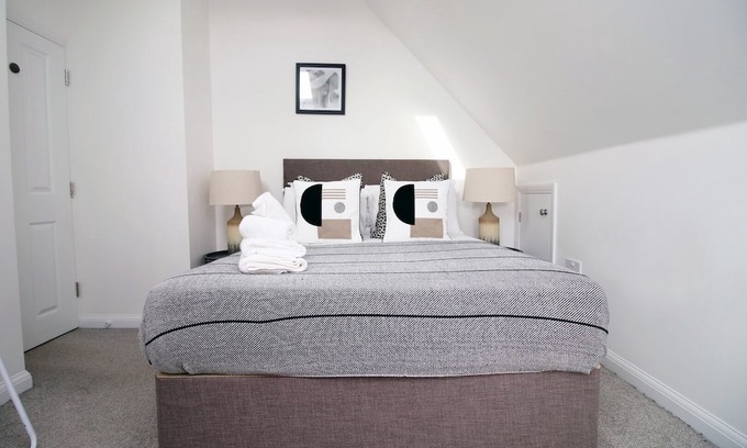 Filton Casa | Mayville Avenue Bristol (1 BR with Free parking)