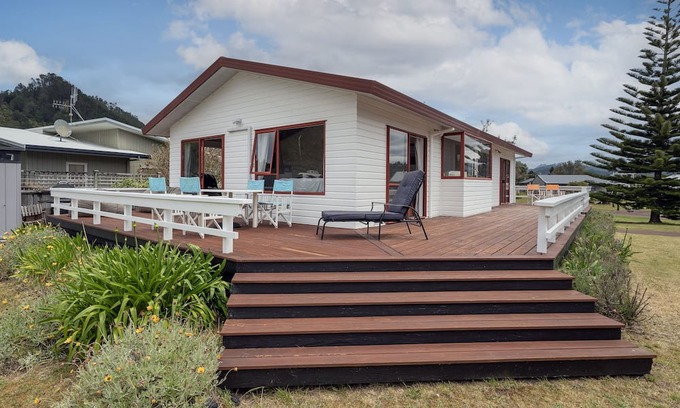Pauanui Casa | Seascape Bach - Pauanui Holiday Home
