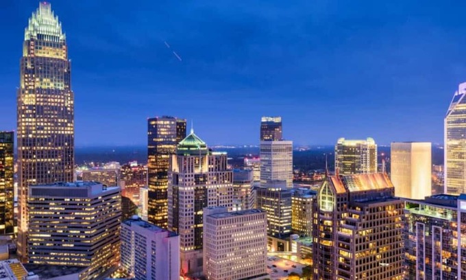 Charlotte Center City Apartamento | 4BR Apt in Uptown - Balcony w/ City Views!