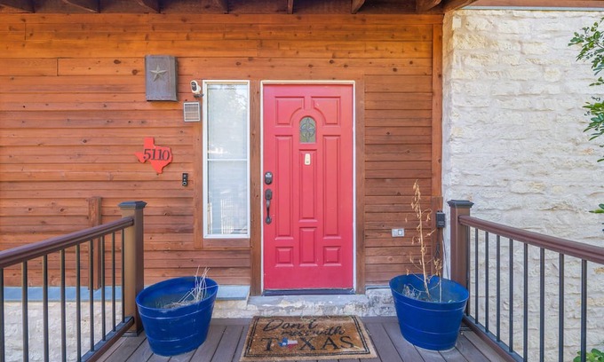 Travis Landing Casa | Mountain Cabin Home w/ Great Views of Lake Travis. Pet-Friendly!
