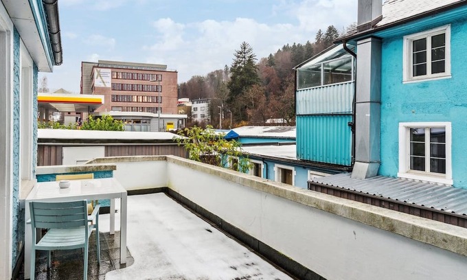 Dietikon District Apartamento | Your Personal Retreat in a Shared Setting