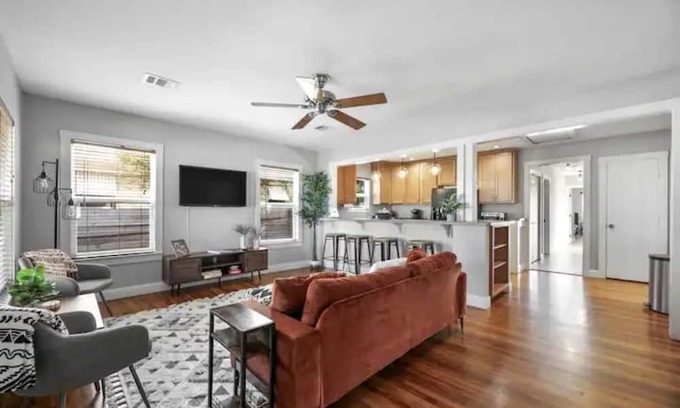 Old Enfield Casa | ROOMY RANCH: Local to Austin City Limits, less than 30 to COTA