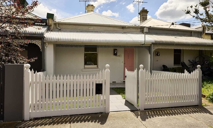 Brunswick North Casa | Homely Cottage in Davies St - Private Garden