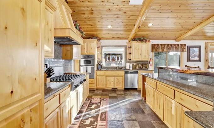 Castle Glen Estates Cabina | 2363-mountain Joy Lodge 4 Bedroom Cabin by RedAwning