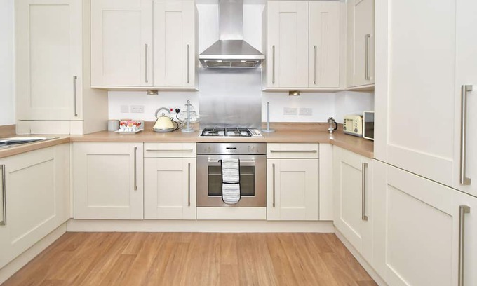 Alsager Casa | Lindop View: A Cheshire wives dream, with drive!