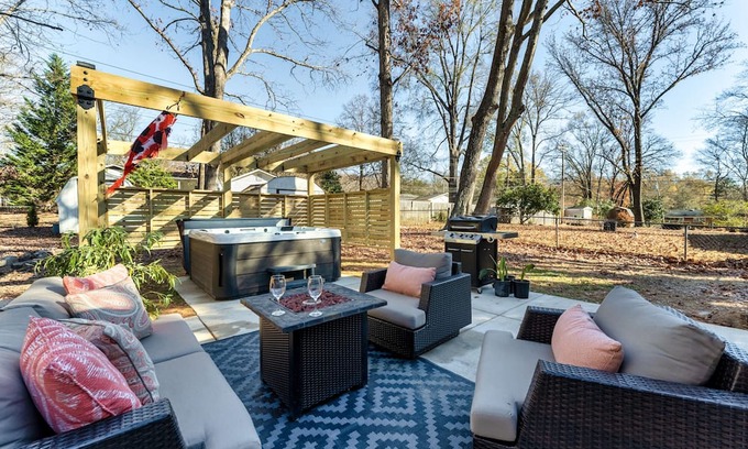 Greensboro Casa | Greensboro Retreat with Hot Tub, Work Space, and Pet Friendly!