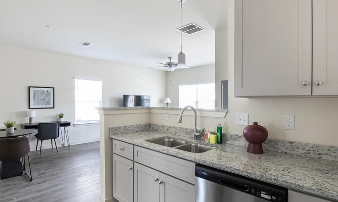 Fort Worth Apartamento | Modern Apartment in Prime Location (ID1401X787)