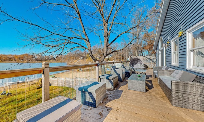 Jones Casa | Waterfront property with pool table, fireplaces, grill, jetted tub, W/D, & AC