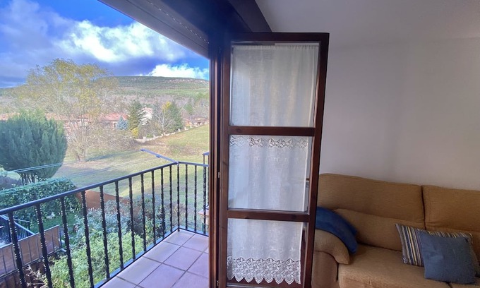 Molinos de Duero Apartamento | Apartamento Turístico Los Robles en Molinos de Duero. 6 Personas