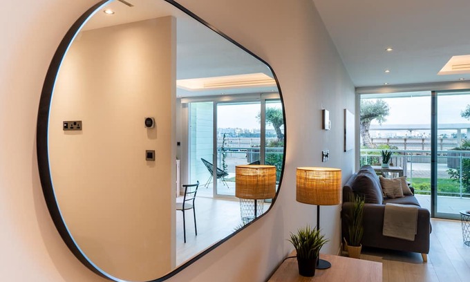 Gibraltar Apartamento | MARINA BAY Gem-Hosted by Sweetstay