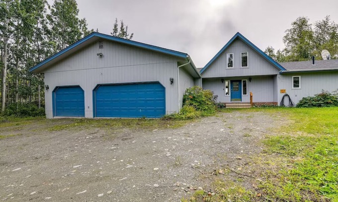 Wasilla Casa | Lakefront House with Mountain Views