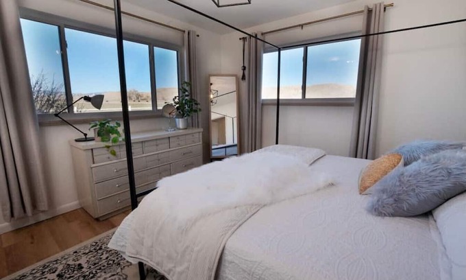 Wellington Casa | Nine Mile Ranch | 4BR, Views, Fireplace, Office