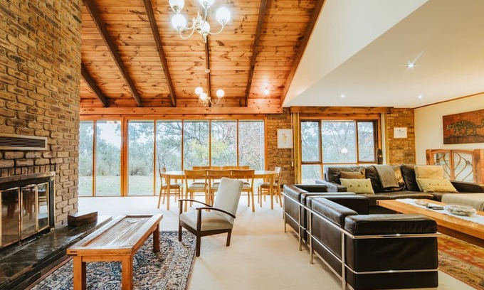 Howqua Casa | Jade Hill - Howqua - Sleeps 10