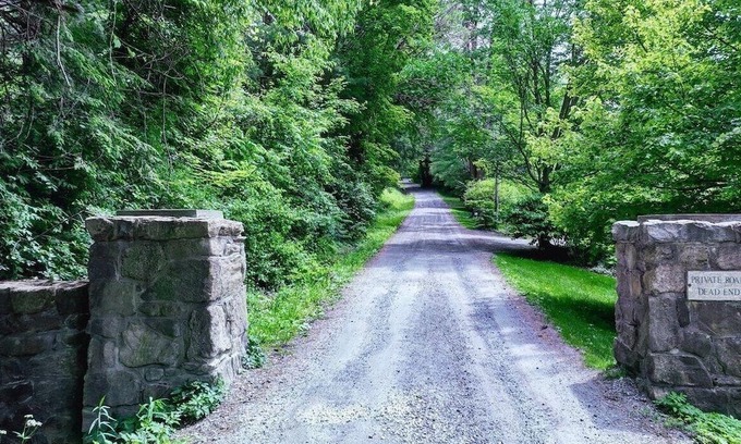 Stockbridge Casa | Meticulously restored serene barn minutes from the best of the Berkshires.