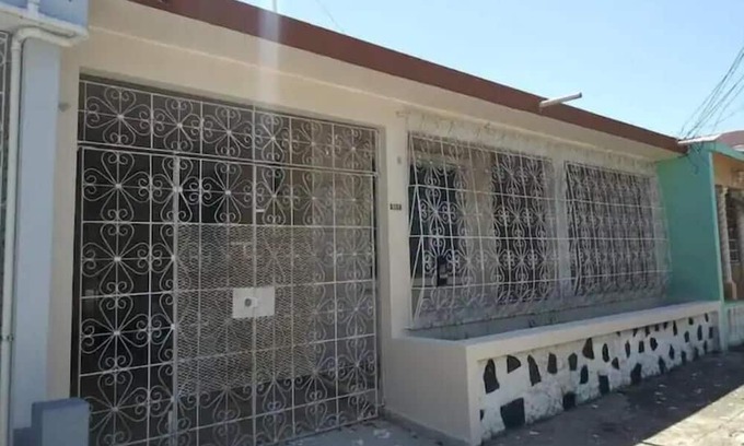 Mayaguez Pueblo Casa | Nice House near University of Mayaguez with covered and gated car parking.