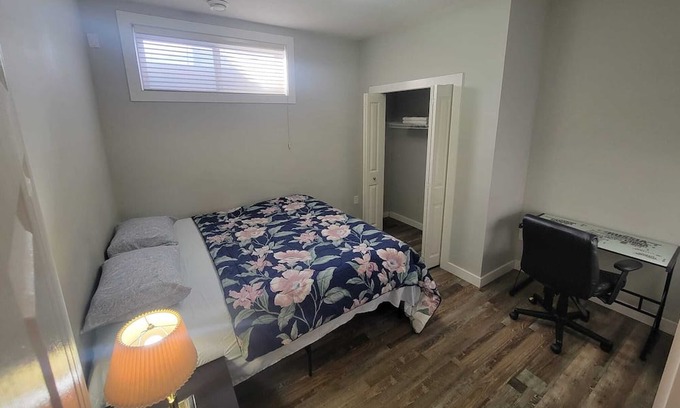 Southeast Calgary Casa | A tranquil 2-bedroom basement in SE Calgary