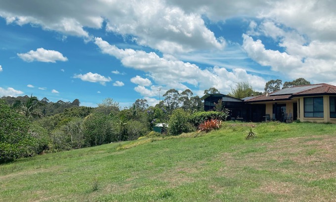 McLeans Ridges Casa | Spacious hinterland house with stunning view