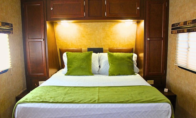 Golden Gate Alquiler De RV | "Naples Bliss RV Stay"