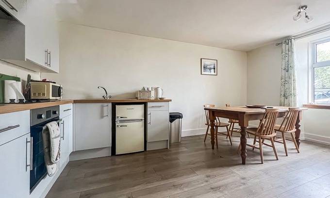 Helmsdale Cabaña | Tigh Na Mara is a traditional two-bedroom cottage located in the town of Helmsdale.
