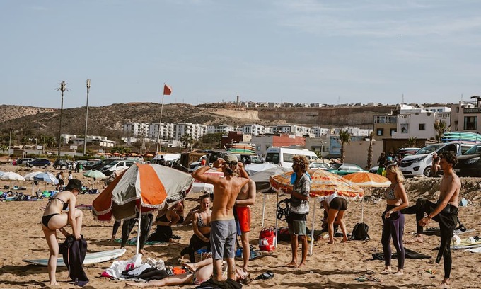 Tamrhakht Cama Y Desayuno | MojaSurf - Surf & Triathlon Camp