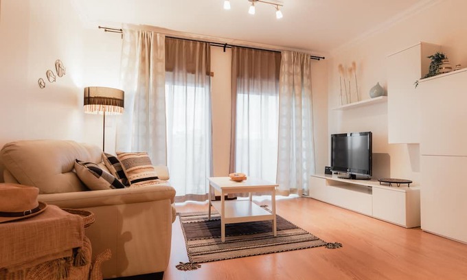 Vieira de Leiria Apartamento | Sunshine Beach Apartment- Apartament Near the Beach