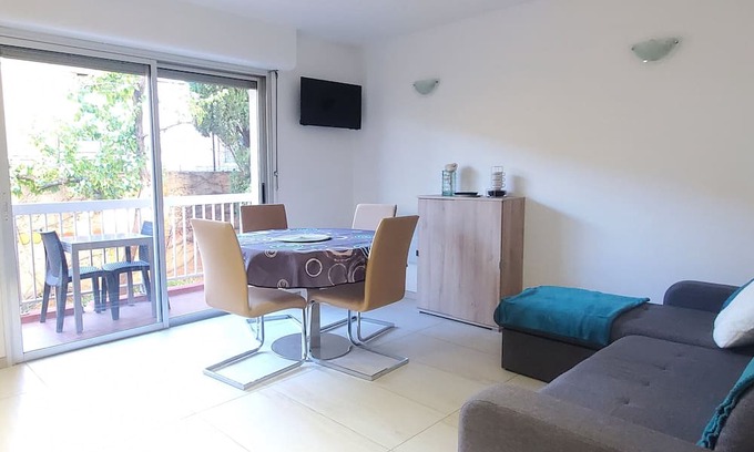 Saint-Aygulf Apartamento | Charming vacation cocoon with lovely balcony