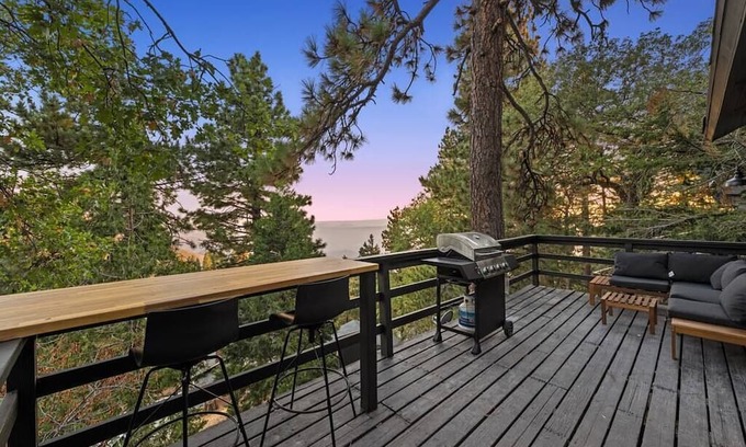 Running Springs Casa | Updated Mountain Cabin Retreat with Majestic Views