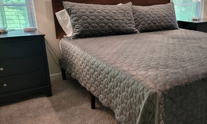 Charlotte Casa | A clean, peaceful, quiet place with in 25 minutes of Charlotte Douglas Airport